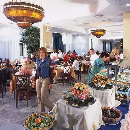 Sun Palace
